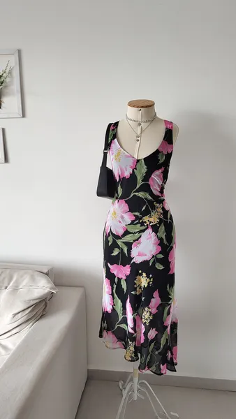 VESTIDO PRETO FLORIDO FLUIDEZ (M