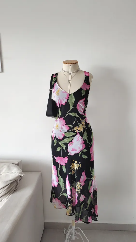 VESTIDO PRETO FLORIDO FLUIDEZ (M