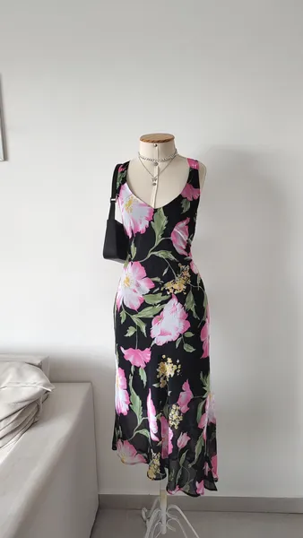VESTIDO PRETO FLORIDO FLUIDEZ (M