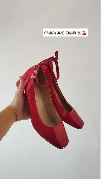 SAPATINHO BICO QUADRADO VERMELHO (38