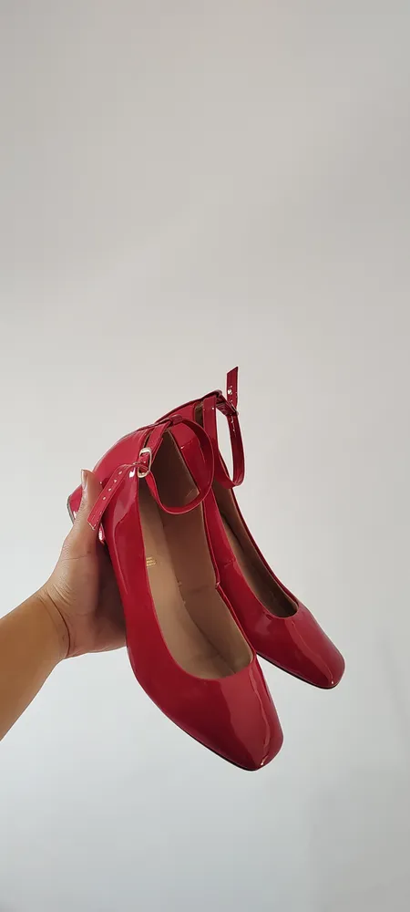 SAPATINHO BICO QUADRADO VERMELHO (38