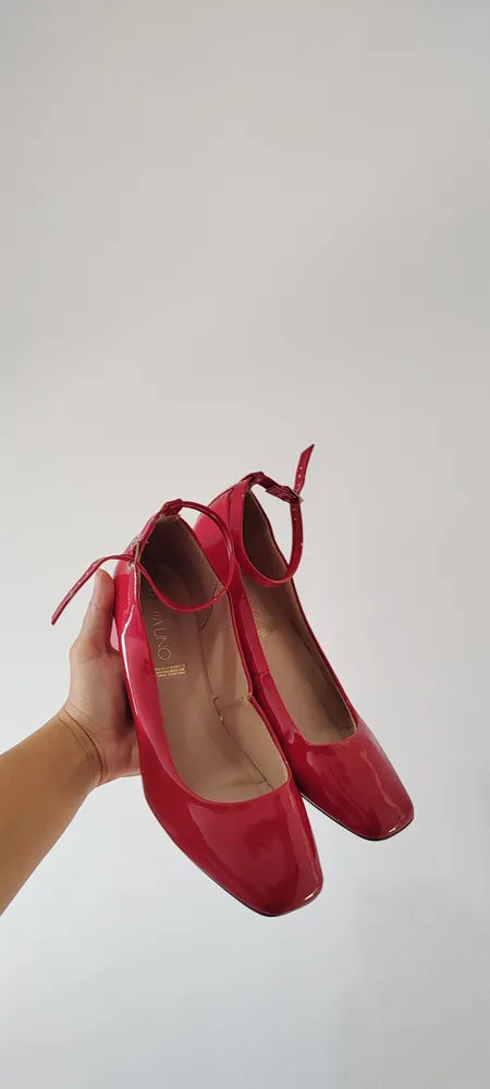 SAPATINHO BICO QUADRADO VERMELHO (38