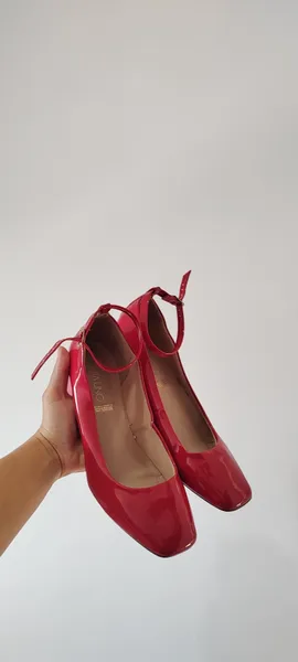 SAPATINHO BICO QUADRADO VERMELHO (38