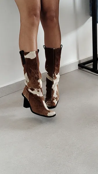 BOTAS ANIMAL PRINT COURO FEITO A MÃO (TAM 36)