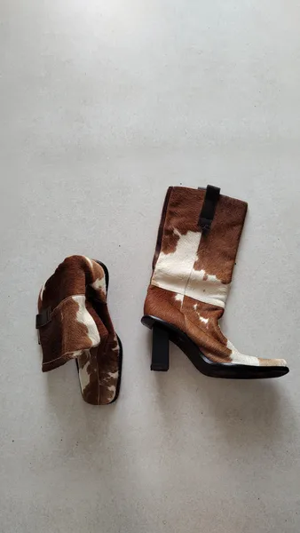 BOTAS ANIMAL PRINT COURO FEITO A MÃO (TAM 36)