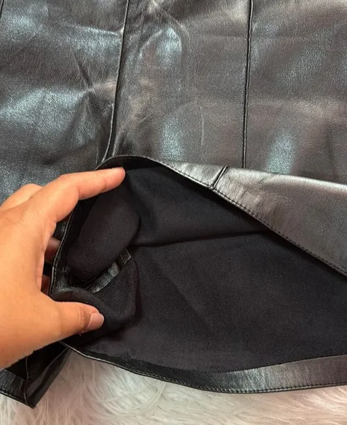 SHORTS ZARA COURO