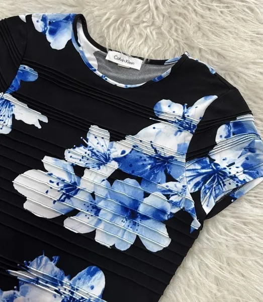 blusinha Calvin KLEIN estampada