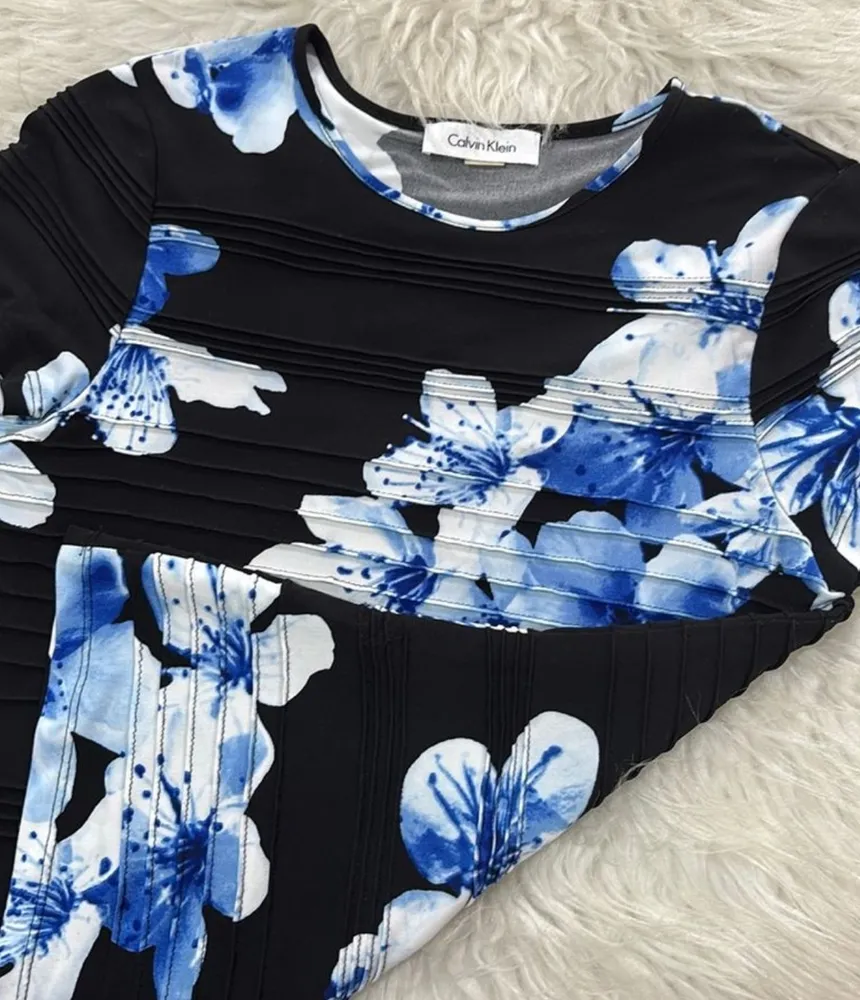 blusinha Calvin KLEIN estampada