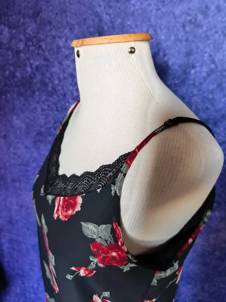 vestido whimsi flowers florido com renda