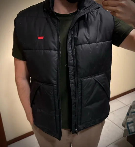 colete puffer levis preto unissex