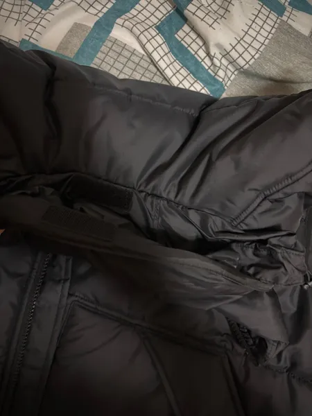 colete puffer levis preto unissex