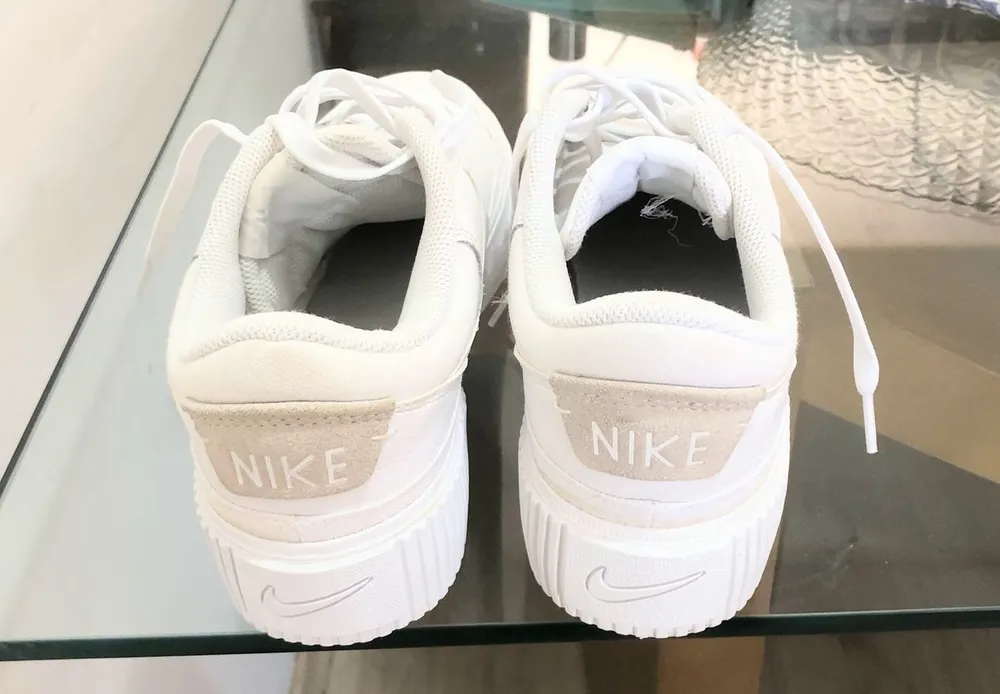 tênis nike branco