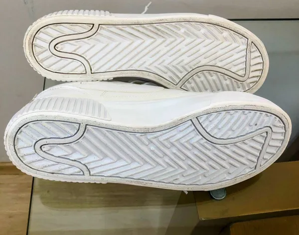 tênis nike branco