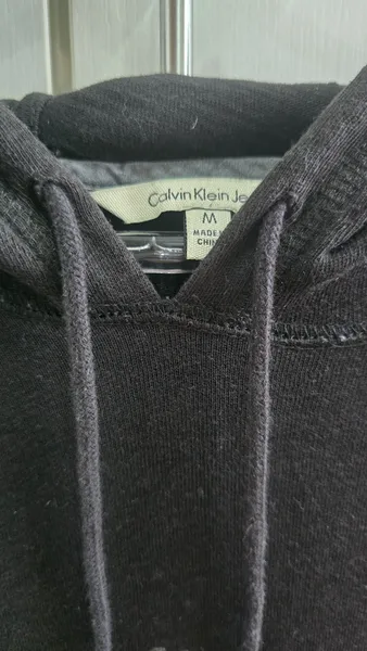 Moleton Calvin Klein M preto com touca