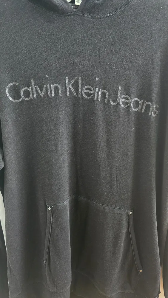 Moleton Calvin Klein M preto com touca