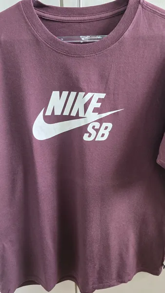 Camiseta Nike SB Tee M Roxa