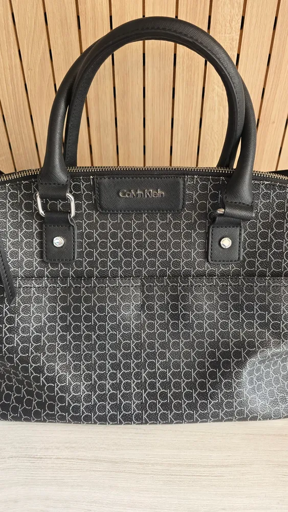 Bolsa Calvin Klein com Alça e Ziper