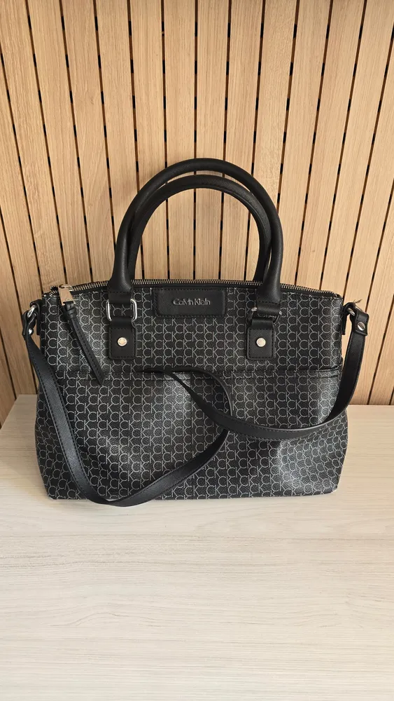 Bolsa Calvin Klein com Alça e Ziper