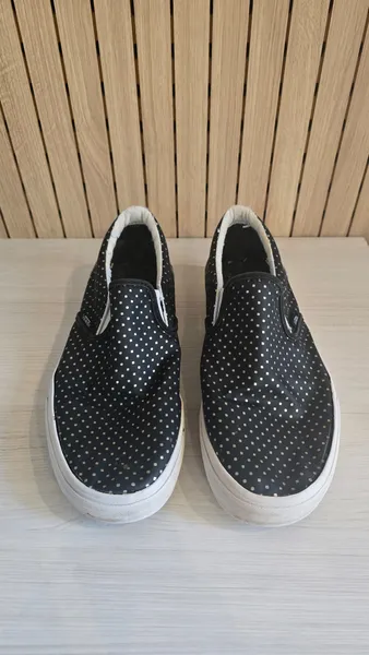 Tenis Sapatilha Feminino Vans Preto com Bolinhas Prata 37