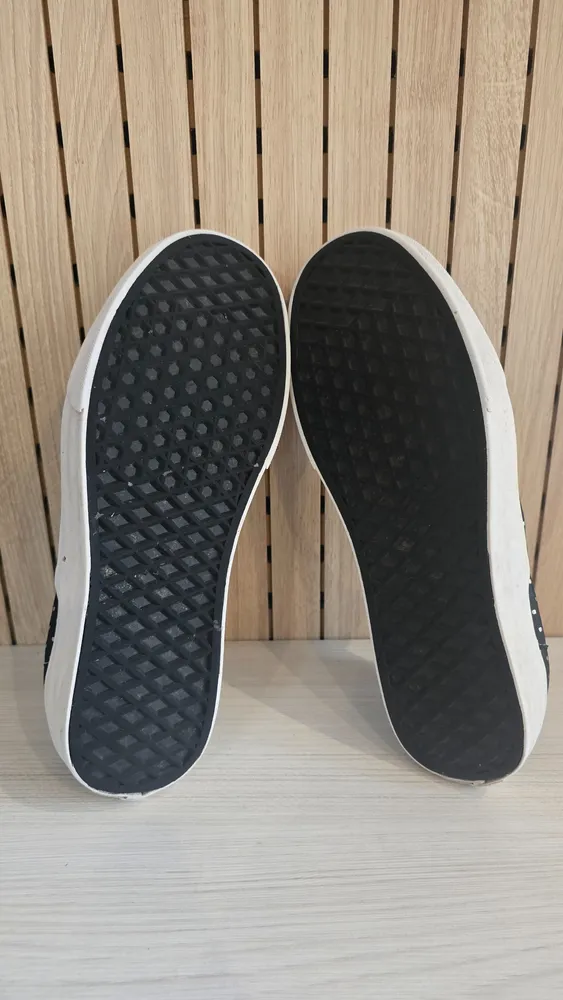 Tenis Sapatilha Feminino Vans Preto com Bolinhas Prata 37