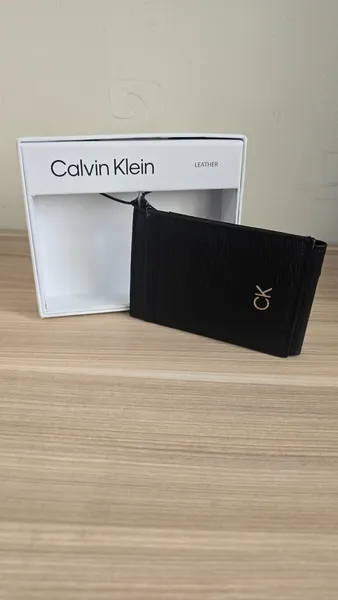 carteira calvin klein preta unissex