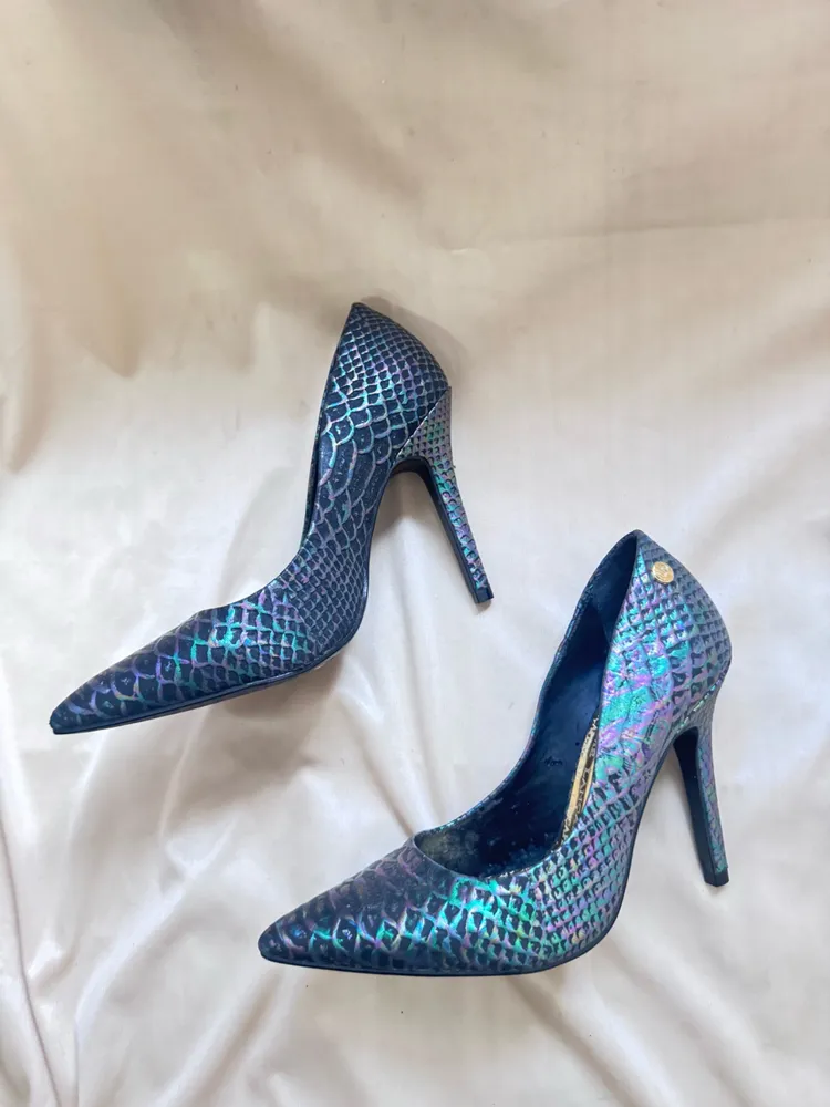 scarpin piton holografico lanca perfume