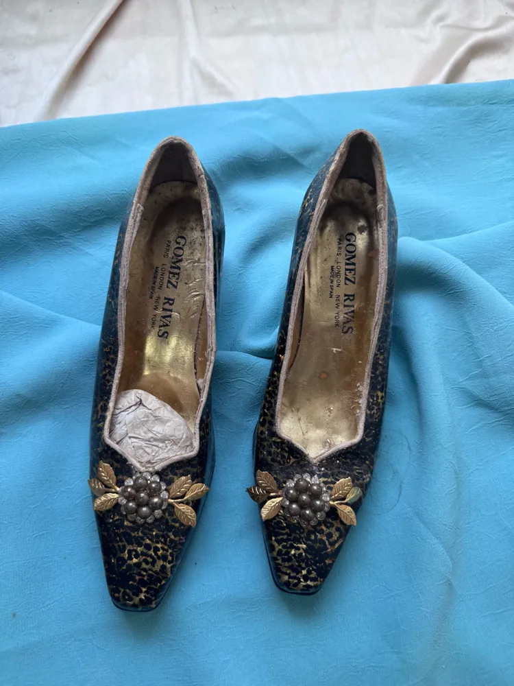 scarpin salto bloco vintage animal print