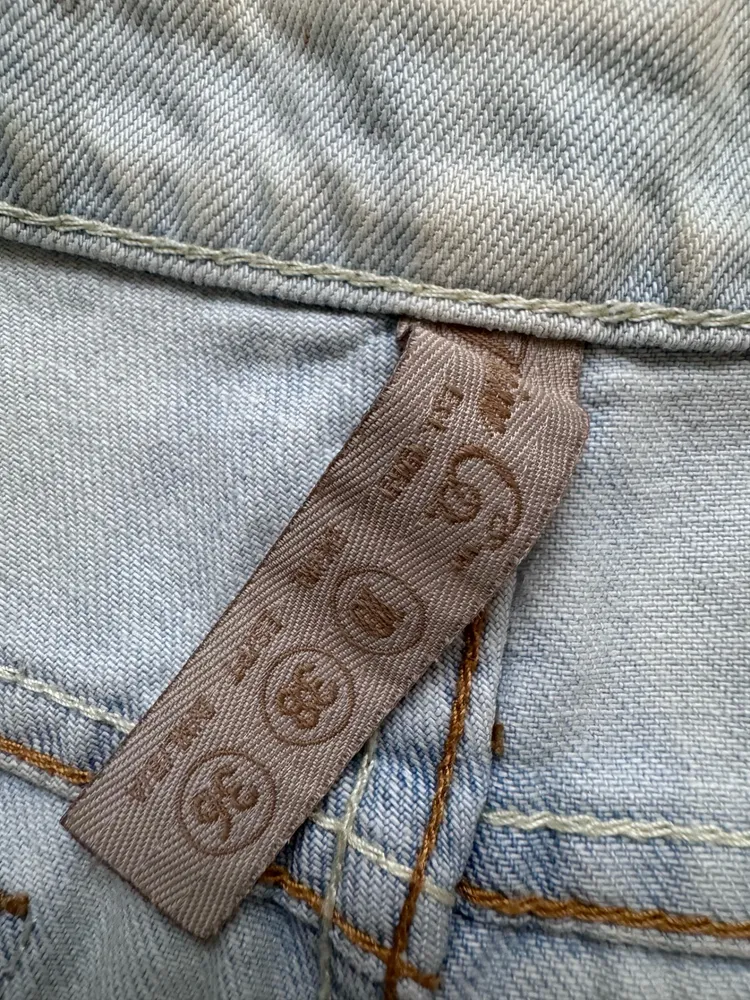 short jeans cintura baixa claro y2k