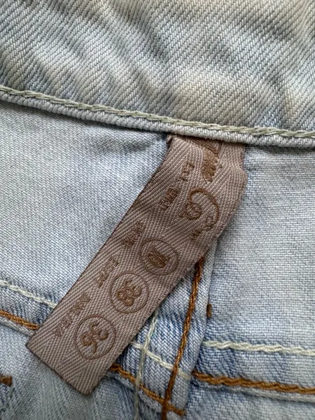 short jeans cintura baixa claro y2k