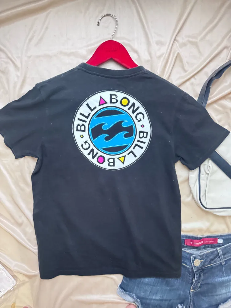 camiseta silk billabong y2k preta