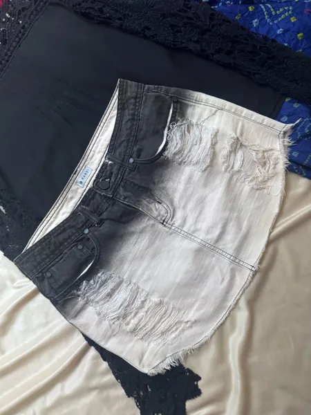 minissaia detonada jeans degrade y2k