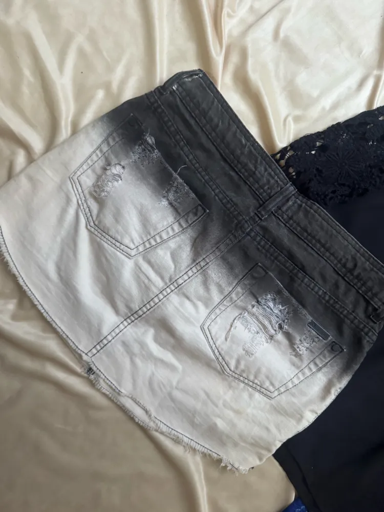 minissaia detonada jeans degrade y2k