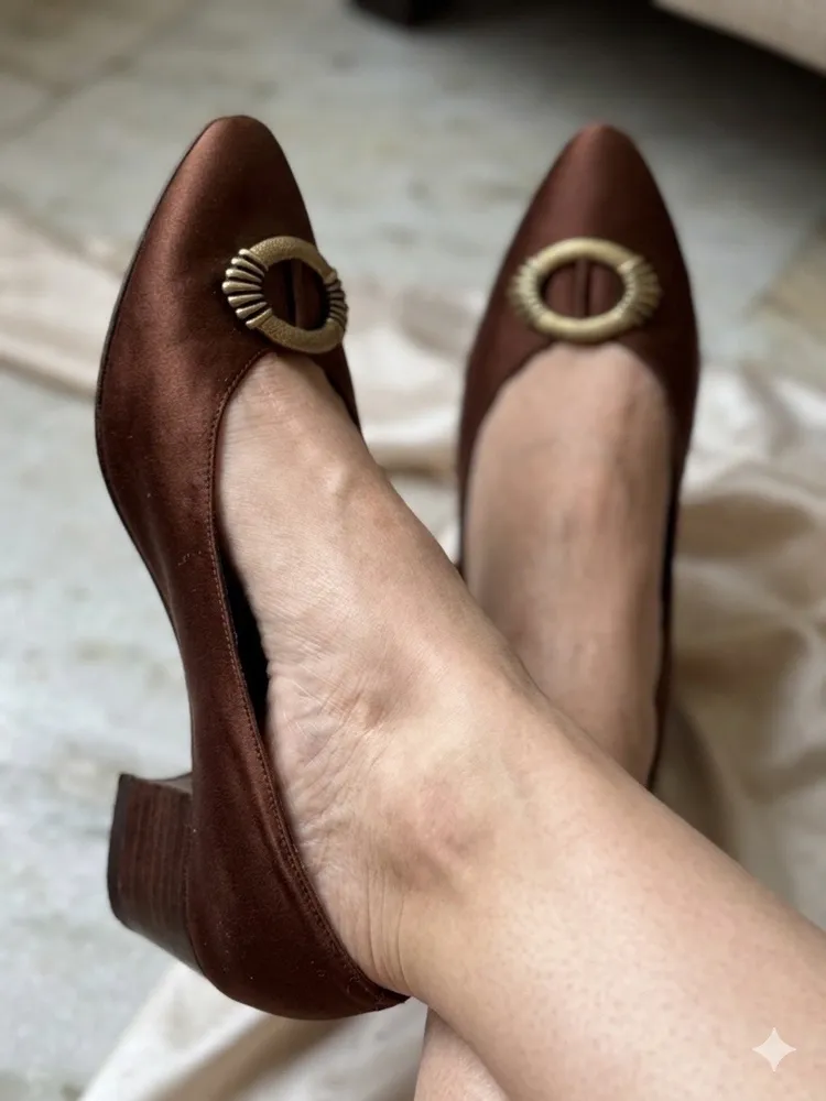 sapato fivela dourada vintage marrom acobreado