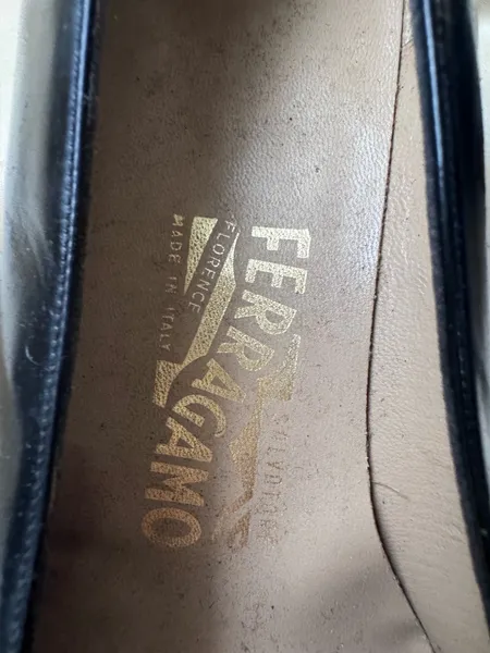 sapato ferragamo vintage preto envernizado