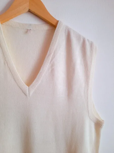 colete de tricô off white unissex