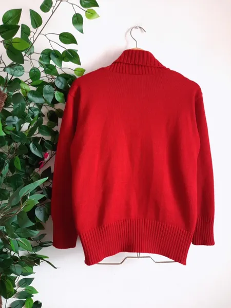 suéter de tricô trabalhado vermelho