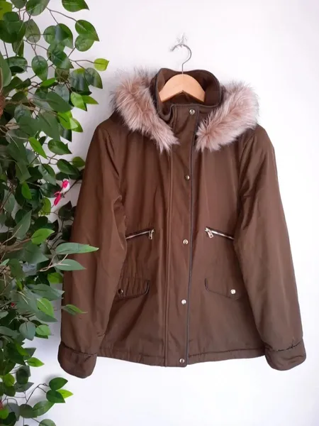 casaco parka verde musgo zara