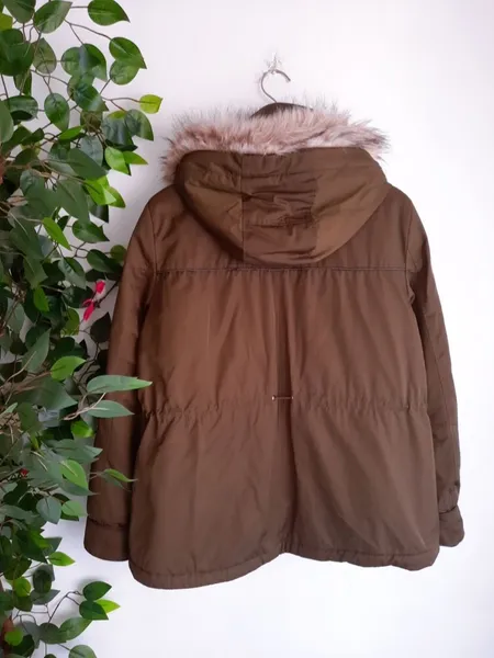 casaco parka verde musgo zara