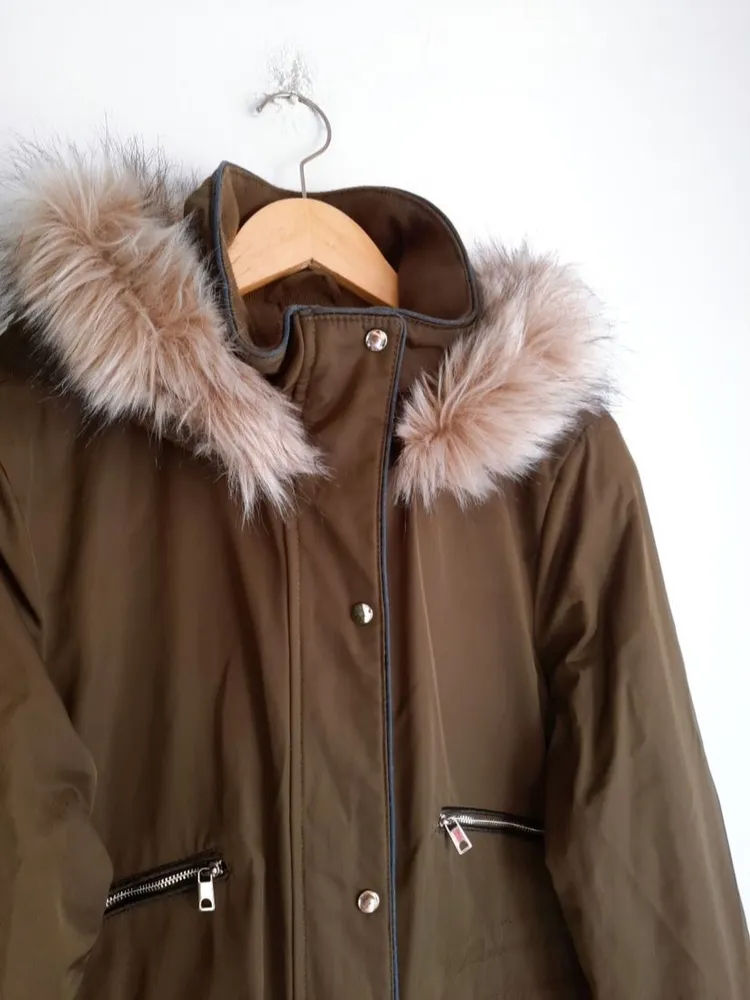 casaco parka verde musgo zara