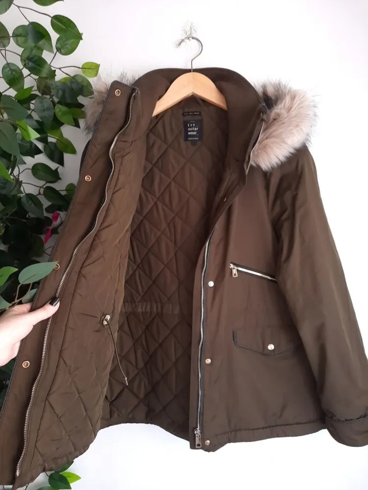 casaco parka verde musgo zara