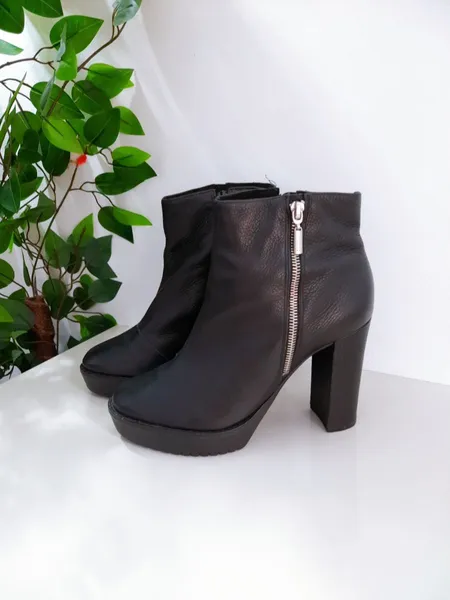 bota couro legítimo preta arezzo