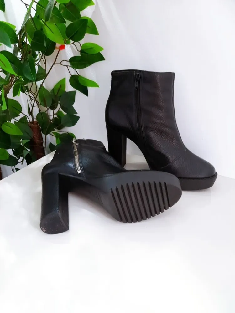 bota couro legítimo preta arezzo