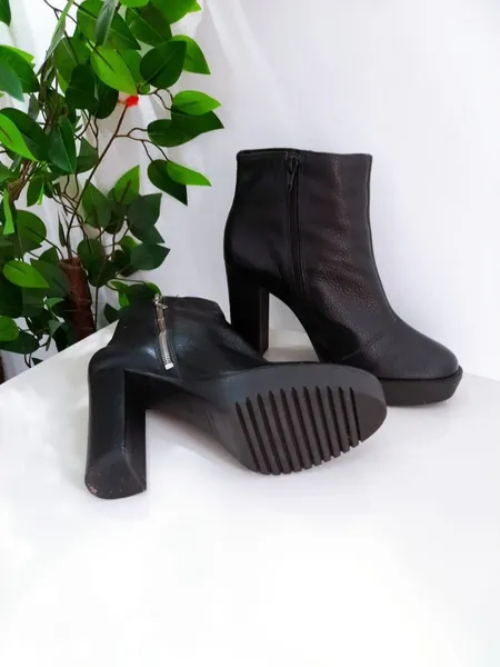 bota couro legítimo preta arezzo