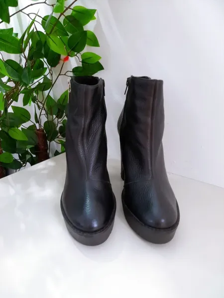 bota couro legítimo preta arezzo