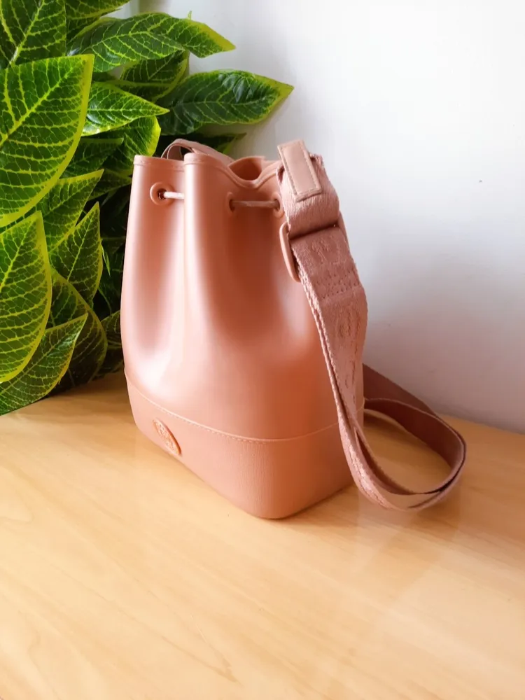 bolsa saco tiracolo bege nude moleca