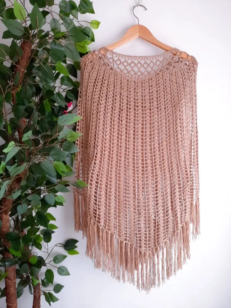 poncho de tricô alongado bege