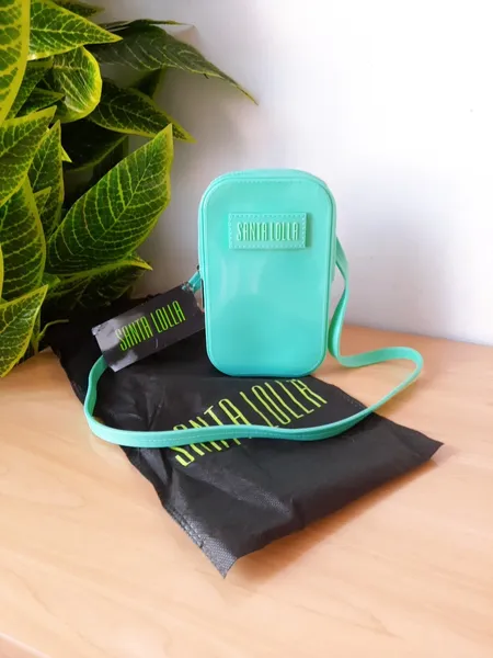 bolsa transversal emborrachado verde santa lolla