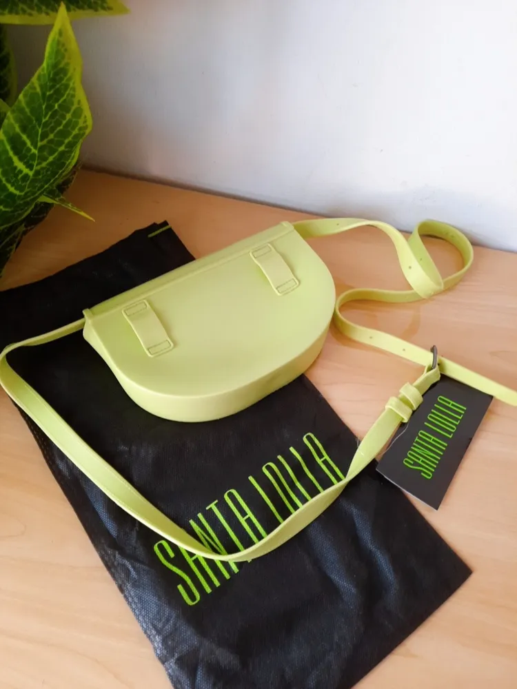 bolsa tiracolo e pochete verde limão santa lolla
