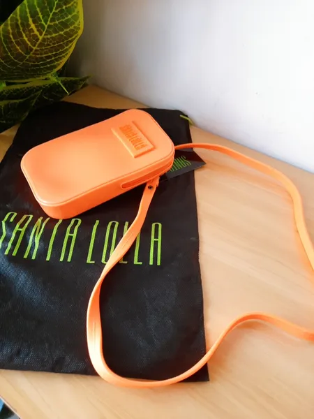 bolsa transversal emborrachada laranja santa lolla