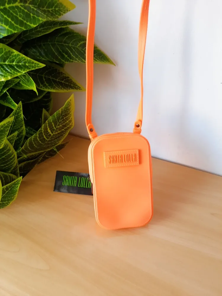bolsa transversal emborrachada laranja santa lolla